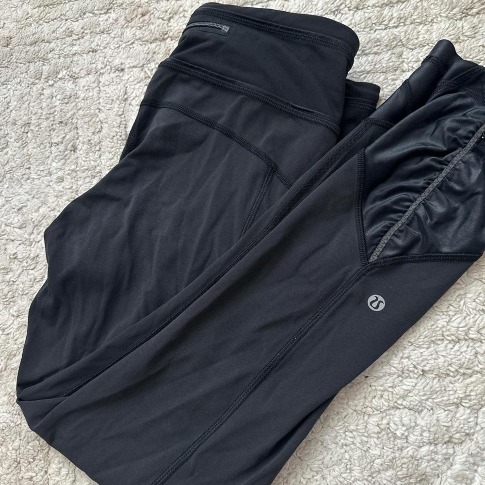 Black Lululemon 26" leggings